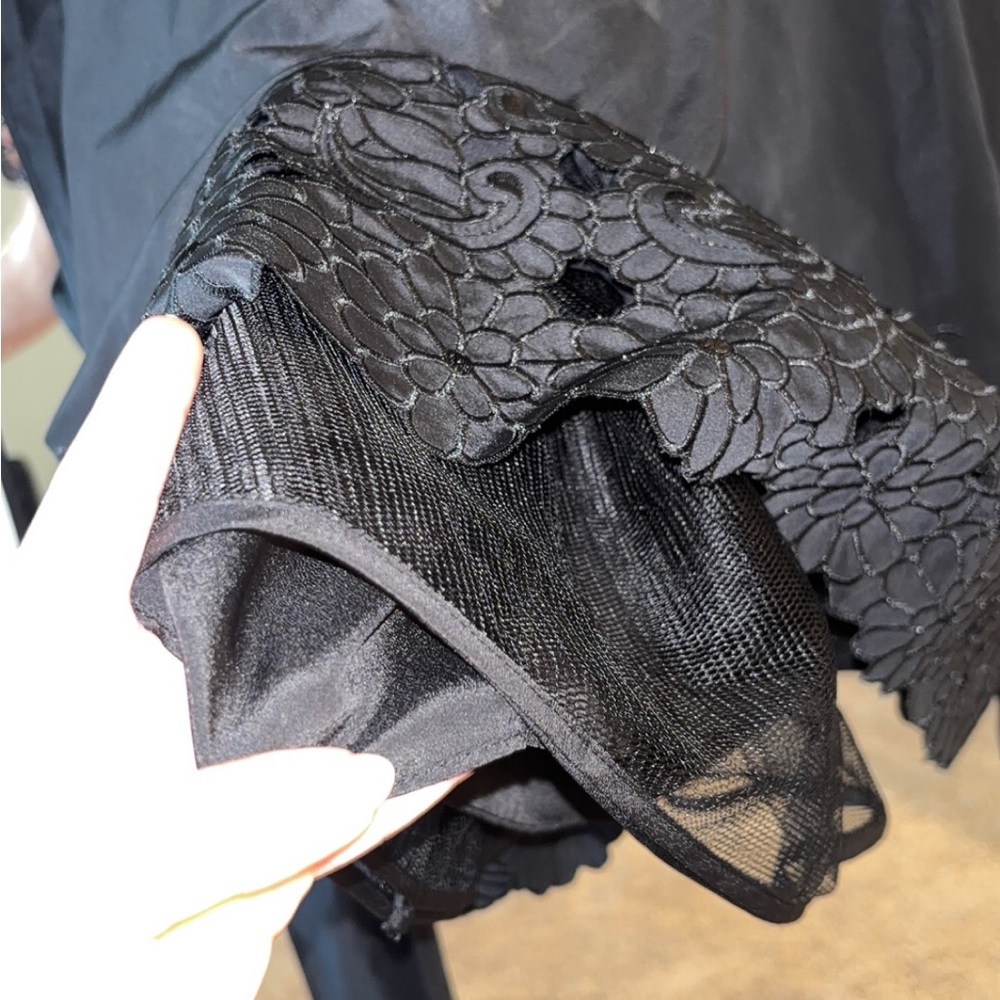 BCBG MAXAZRIA Lace Cap Sleeve Dress - Picture 7 of 7